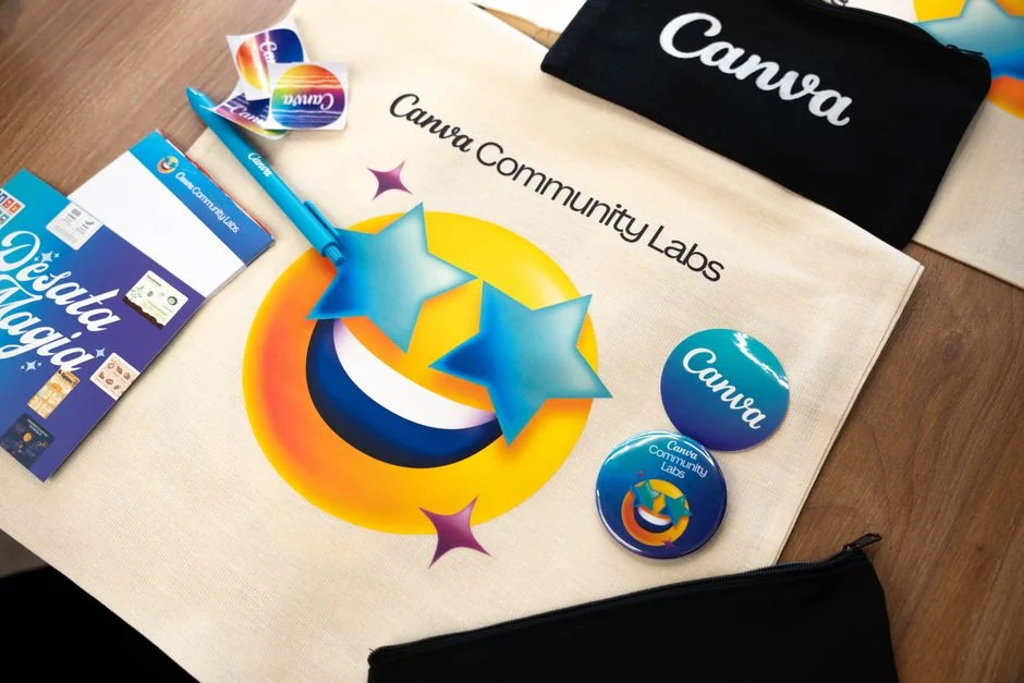 Vue rapprochée d’un document de stratégie marketing sur un bureau, idéale pour du contenu d’entreprise.